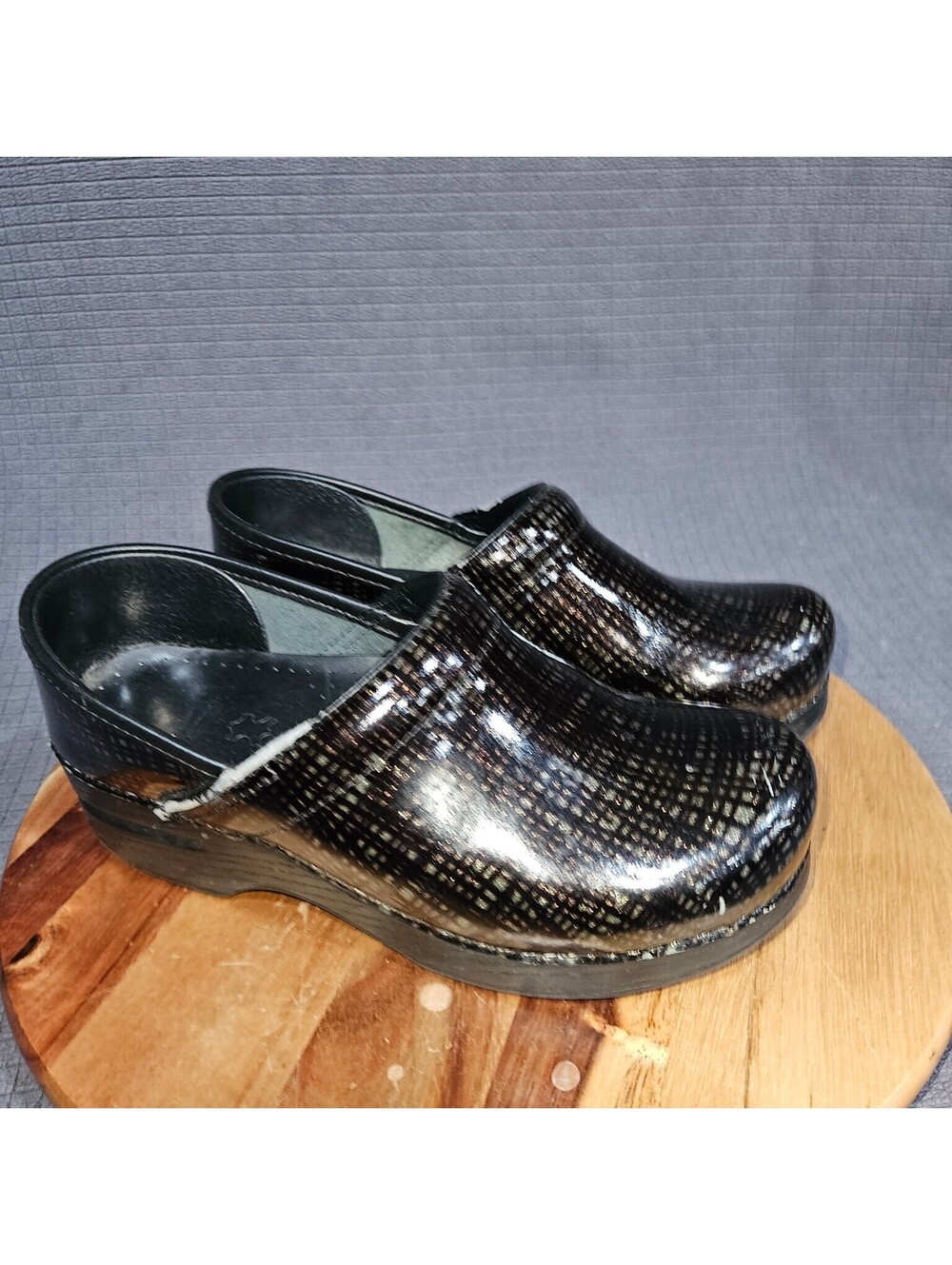 Dansko Clogs Women's Black Iridescent Grid EU 37 Patent Leather Slip On